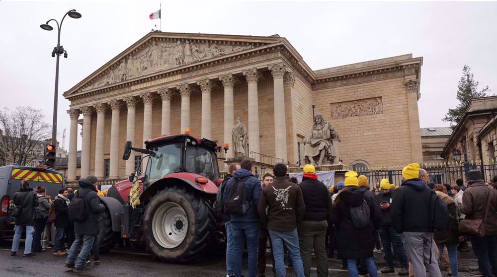«Démission ! Démission!», Braun-Pivet chahutée devant l’Assemblée nationale 