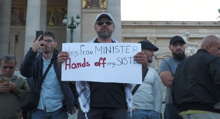 Austrians protest hijab ban