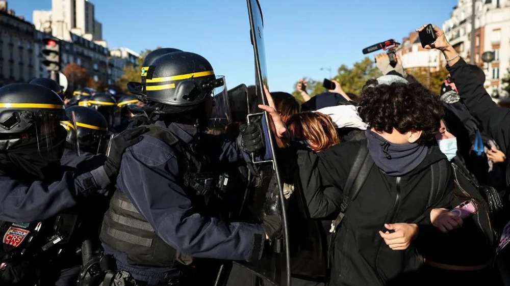 Manifestation lycéenne: plainte contre un policier pour agression sexuelle à Paris 