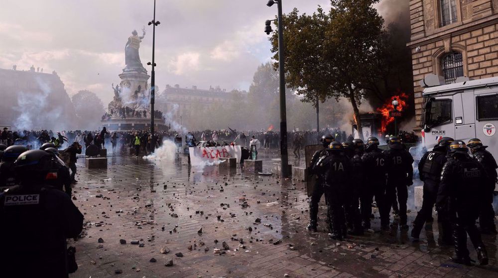 Paris : répression violente d'un sit-in près de l’Élysée