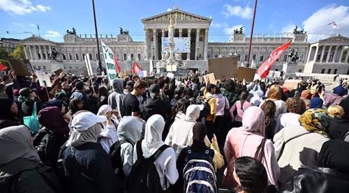 Protesters rally in Vienna against headscarf ban in schools