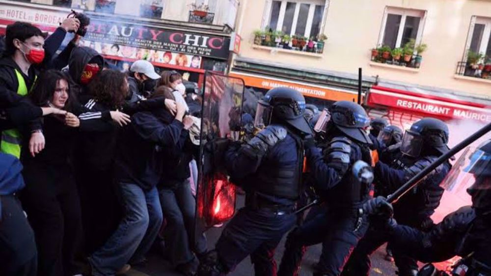 Démocratie en état de siège : quand la France criminalise la rue et glorifie la matraque