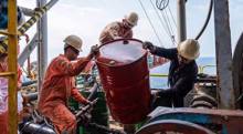 Iran’s crude oil production surges past 3.7 million bpd