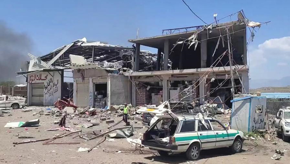 Saudi airstrikes intensify as Yemeni army advances toward Taiz