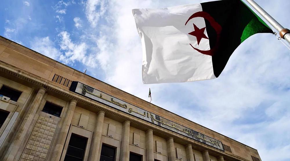 Le Parlement algérien adopte une loi criminalisant la colonisation française (Reportage)