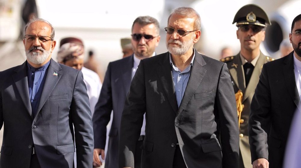 Ali Larijani se rend à Oman dans le contexte de négociations indirectes avec Washington
