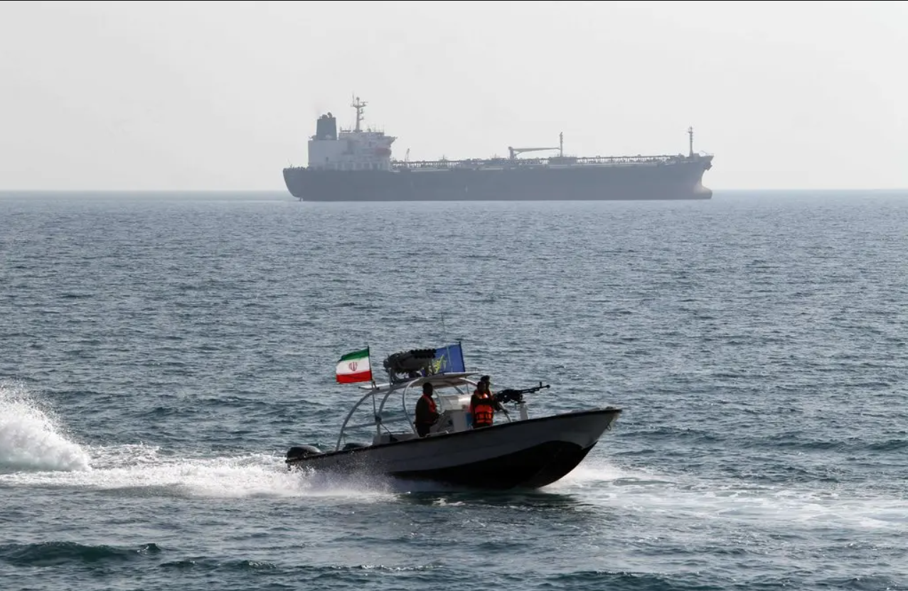 US says may ‘unsanction’ Iran as IRGC regulates Hormuz traffic  