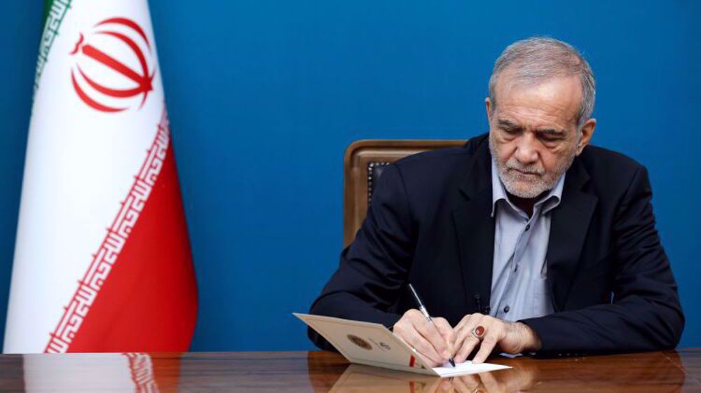 Pezeshkian urges friendly Muslim states to break silence on US-Israeli aggression on Iran