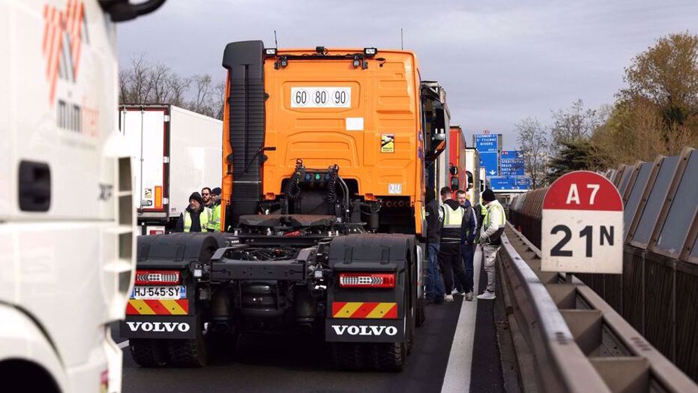 Flambée des prix des carburants : les routiers annoncent des blocages cette semaine