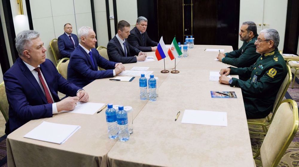 Moscow, Tehran to support each other amid US aggression: Russia's defense minister