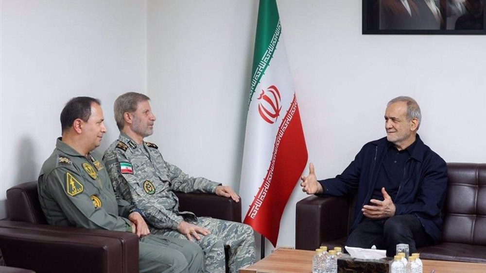 Pezeshkian commits government's full support to modernization of Armed Forces