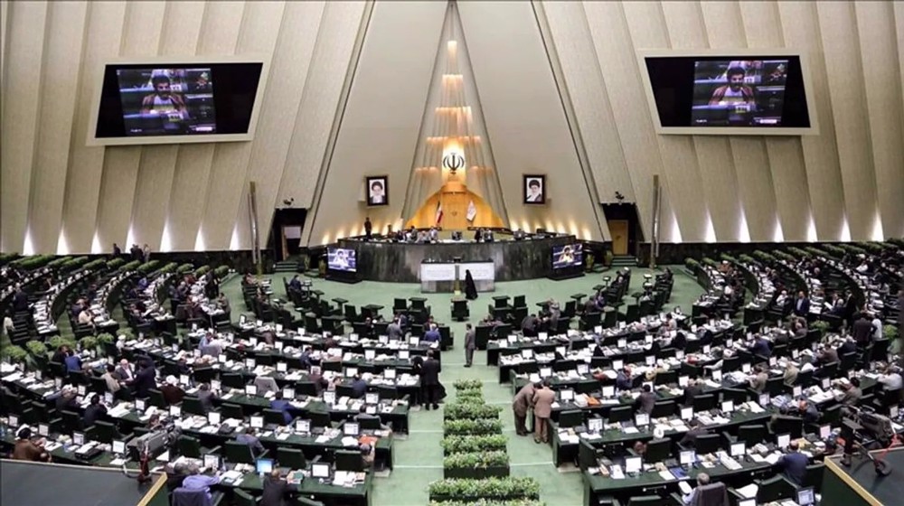 Iranian lawmakers demand end to Islamabad MoU, vow revenge for martyred Leader