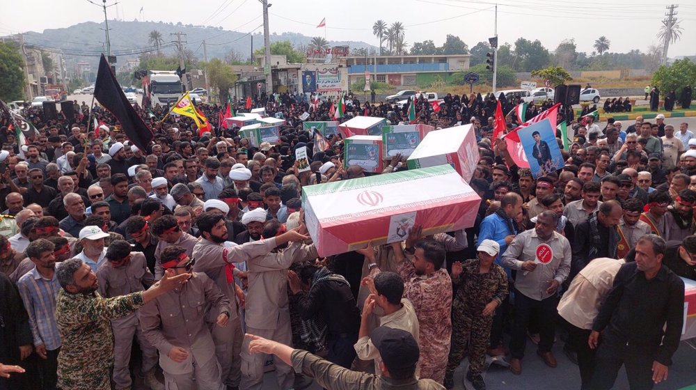 Minab enterre 34 martyrs du raid américain du 28 février