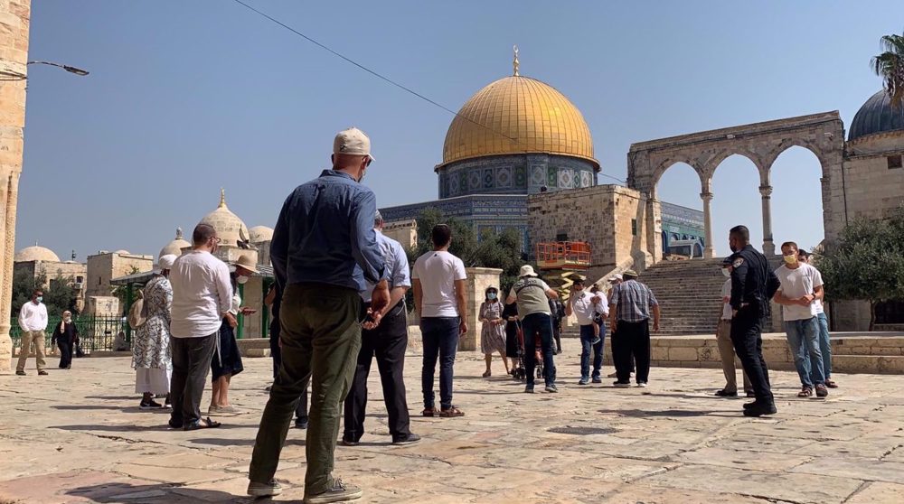 Des dizaines de colons prennent d’assaut les esplanades de la mosquée Al-Aqsa