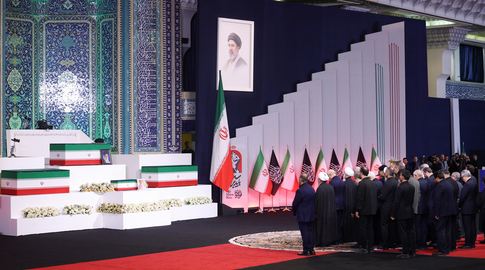 Iranian officials, world leaders, and high-ranking delegations pay tribute to martyred Leader
