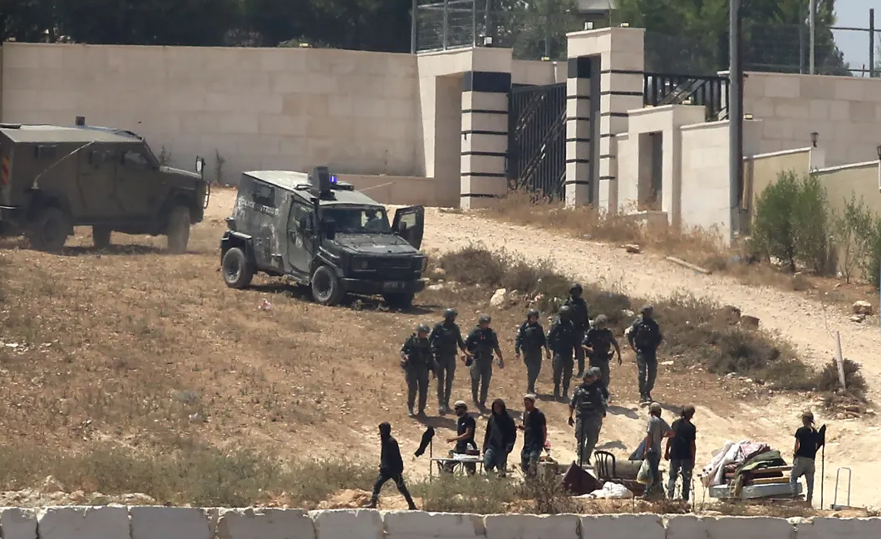 Palestinian families in Qusra remain besieged as settler attacks with IOF support continues