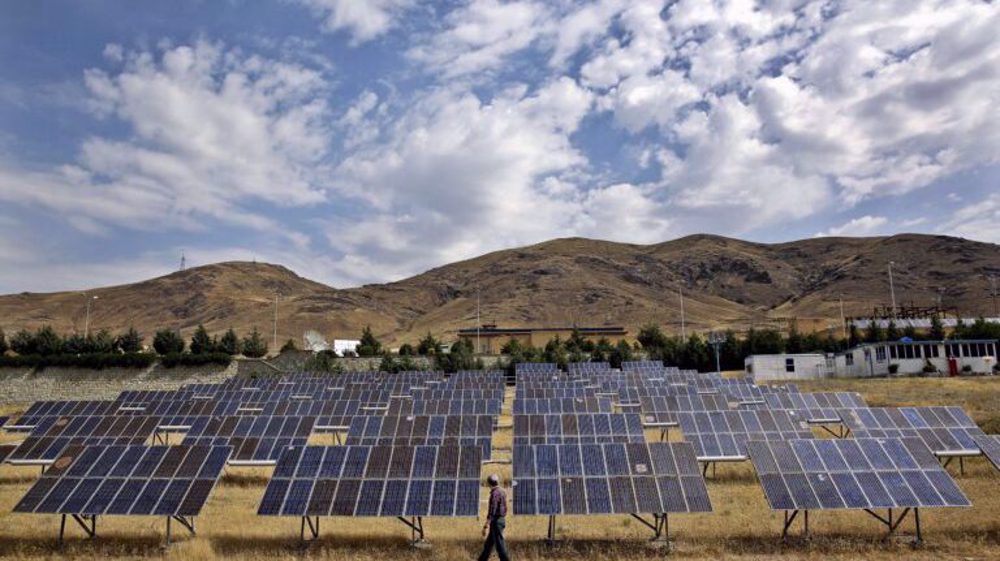 Iran launches 600 MW of renewable power projects nationwide