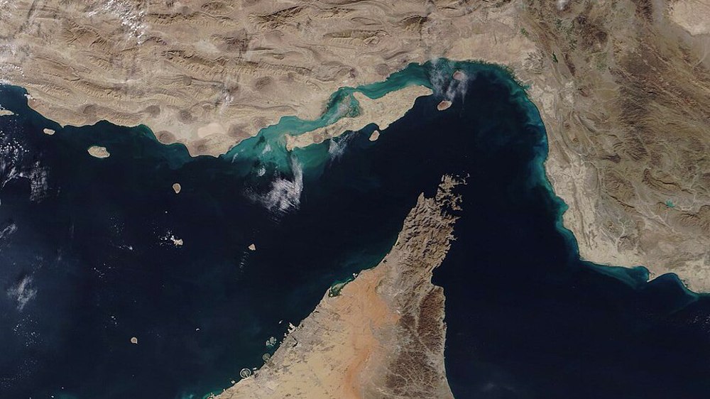 Un superpétrolier en infraction a heurté des mines marines dans le détroit d'Ormuz