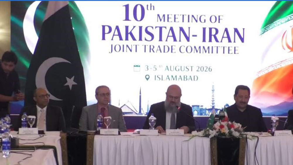 Pakistan, Iran sign MoU, renew commitment to $10bn trade target