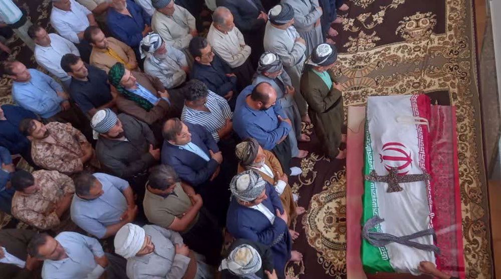 Local Kurd martyred by terrorist group laid to rest in Iranian Kurdistan 