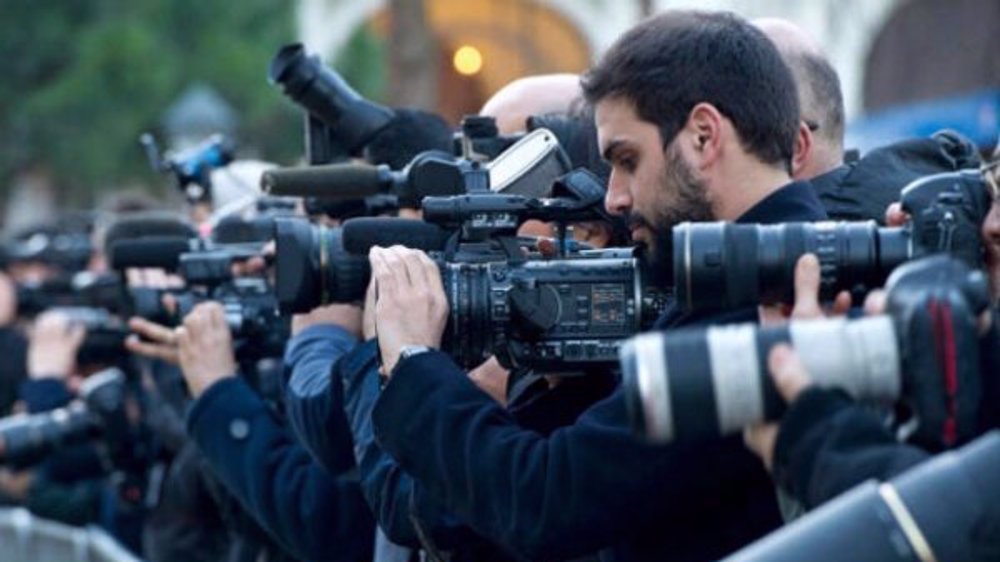 Iran hails journalists’ role in defending truth, national unity