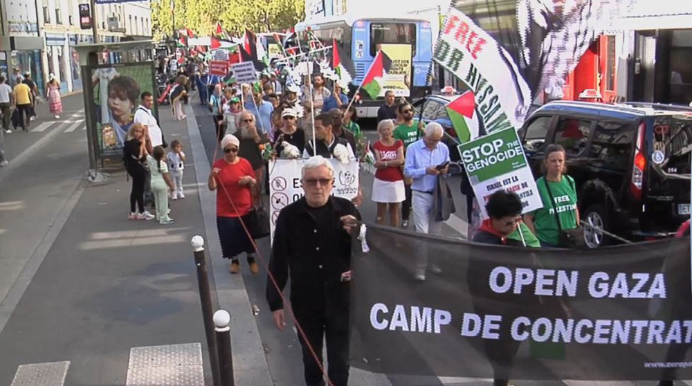 Paris protesters call for boycott of Israeli products, end to ties with Israel
