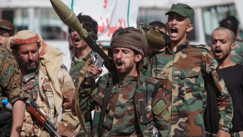 Yemeni army seizes strategic heights in Lahij overlooking Bab al-Mandab Strait