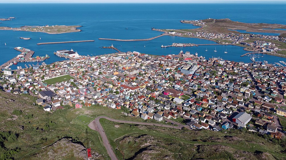 « Saint-Pierre-et-Miquelon est français » : Macron répond aux ambitions territoriales de Trump