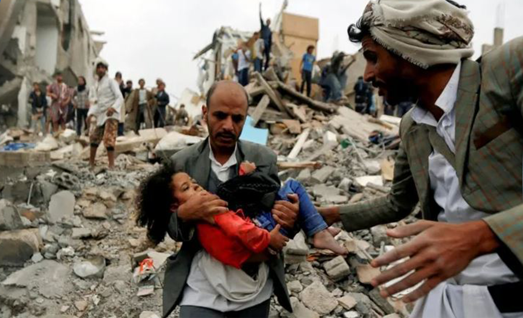 Yemeni child survives Saudi airstrike that killed her entire family
