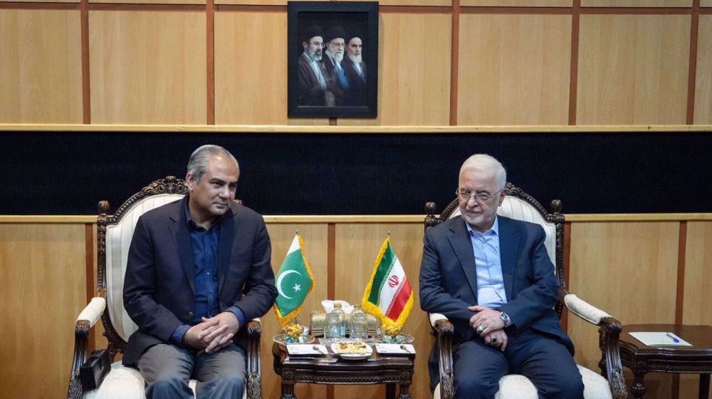Iran, Pakistan push to finalize agreements, boost cooperation