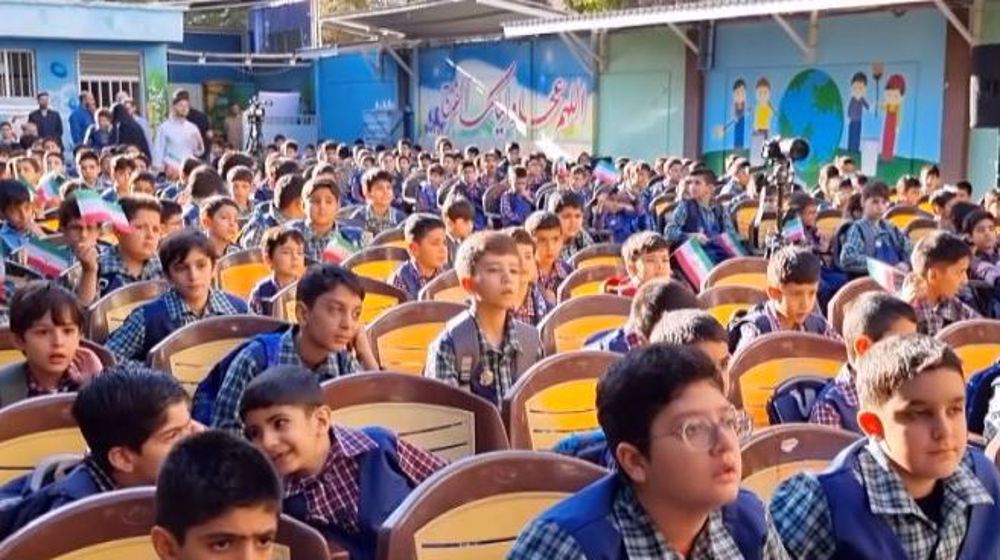 Iranian children honor martyred classmates as new school year begins