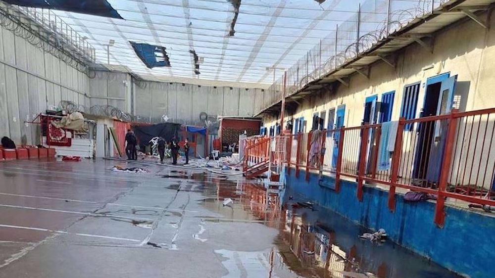Gazans shot at, beaten, attacked by dogs in Israeli Al-Naqab prison: Prisoners' Media Office