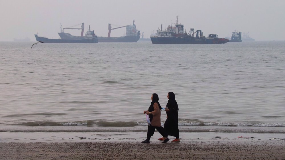 Hormuz traffic falls to single digits despite US claims of increased transit
