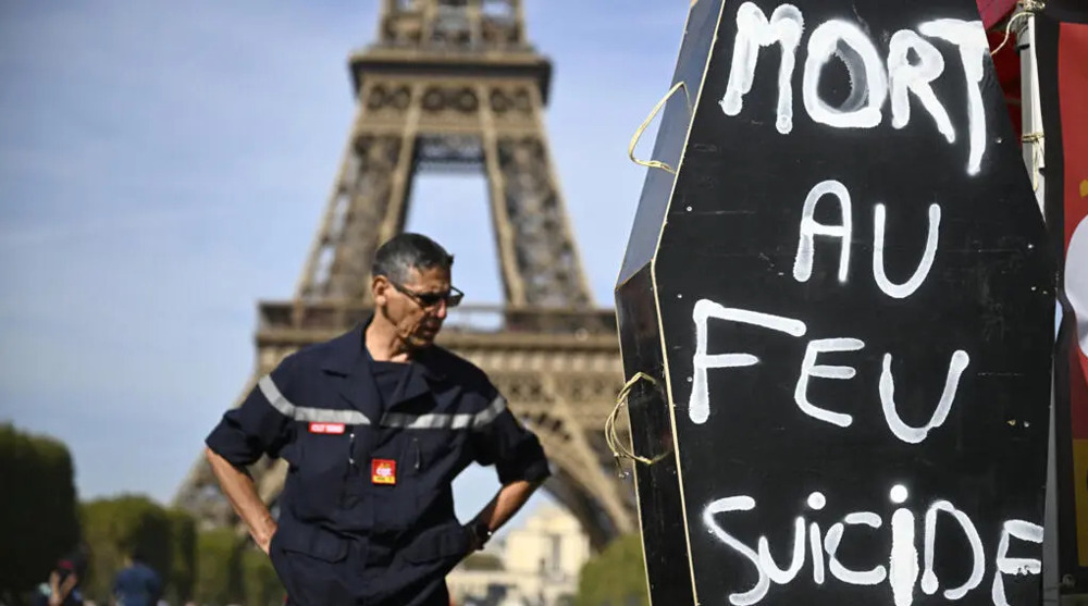 France : les pompiers installent un campement pour afficher leur colère