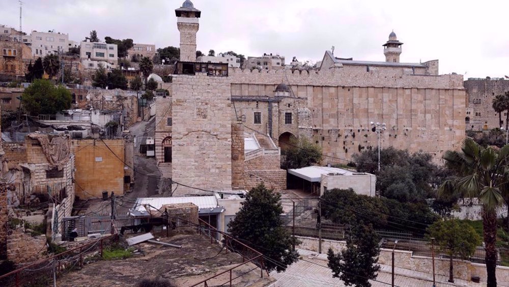 Hamas calls for Muslim mobilization after Israeli incursion into Ibrahimi Mosque
