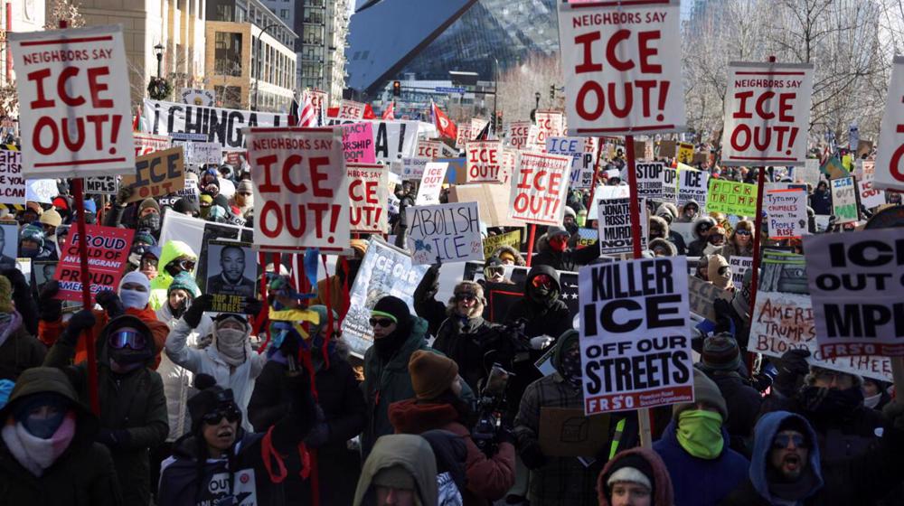 États-Unis : un policier de l’ICE inculpé pour avoir menti sur des tirs à Minneapolis
