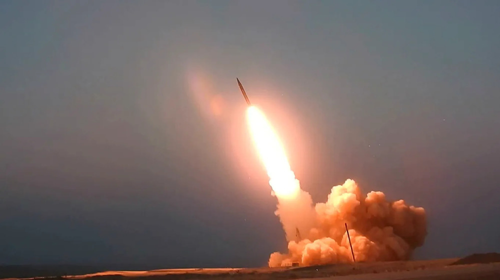 Le CGRI cible un porte-avions et un destroyer américains