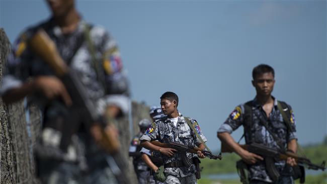 Video shows police beating Rohingya Muslims 