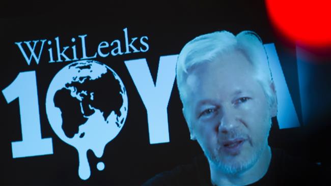 Obama trying to delegitimize Trump: Assange
