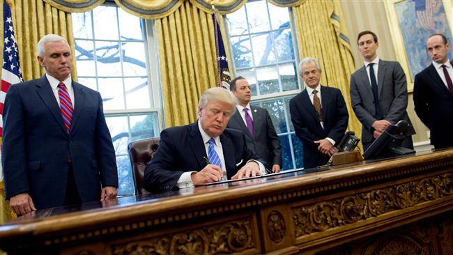 Trump issues new travel ban on Muslims 