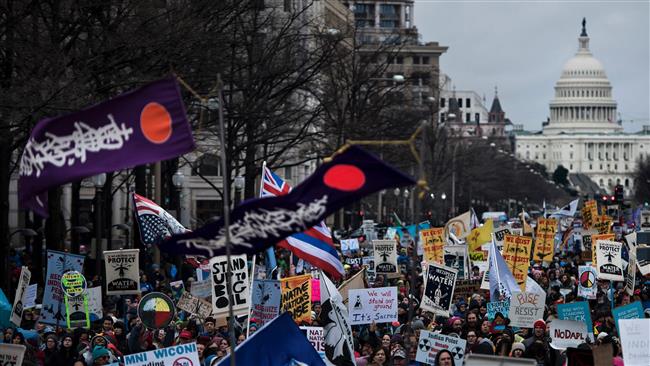 Native Americans rally against Dakota Pipeline