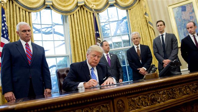 27 WH staff richer than 86% of Trump counties