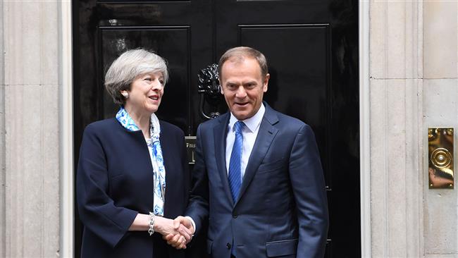 EU warns UK to resolve Brexit issues with bloc