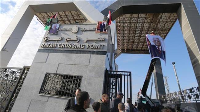 Hamas cedes control of Gaza crossings to PA