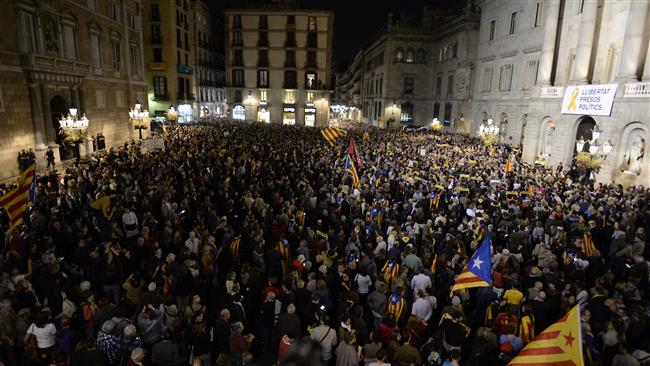 Spain: Thousands demand Catalan leaders’ release