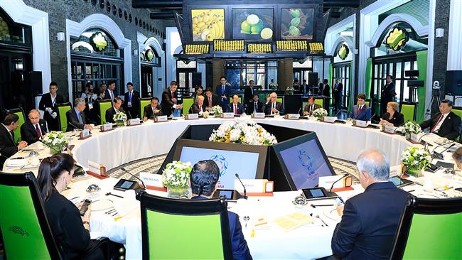 Trans-Pacific trade deal moves ahead without US