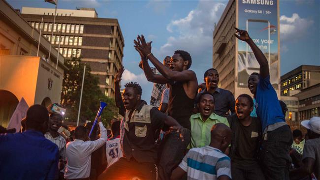 Zimbabweans celebrate Mugabe resignation 