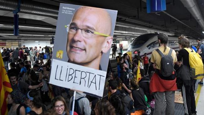 Catalonia has declared itself independent, whilst Spain is in constitutional crisis?