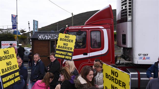 Ireland threatens to veto Brexit talks