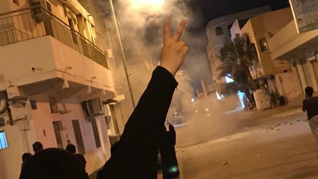 Bahrainis hold nationwide rallies to support top cleric 